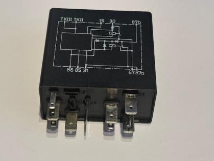 Steuergerät für Fensterheber und Schiebedach Audi Typ 89 / B4 / C4 / Typ 44 / V8