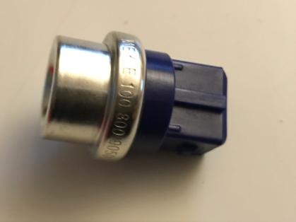 Kühlmitteltemperatursensor zum Heizungskühlerkreislauf Audi / VW - Hella
