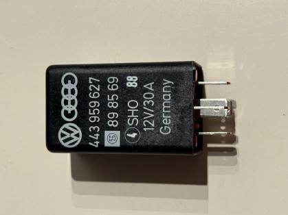 Relais Heckscheibenheizung Audi V8