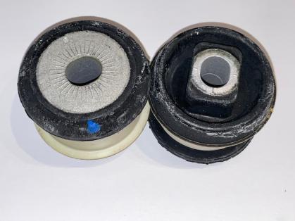 Hinterachslagerung Gummi-Metall Audi RS4 B5 und S4 B5 / S2 Limo Avant / RS2