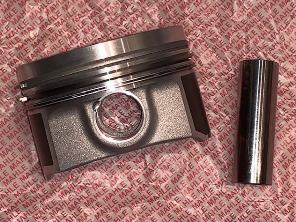 Mahle Slipperkolbensatz Audi 5 Zylinder 20V Turbo 8,5:1 Mahle Slipperkolbensatz Audi 5 Zylinder 20V Turbo 8,5:1