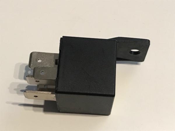 Relais 12Volt / 80A für Schaltungen im KFZ Bereich Relais 12Volt / 80A für Schaltungen im KFZ Bereich