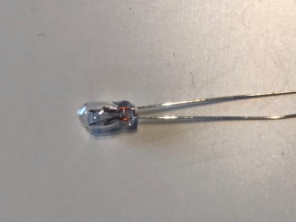 Micro Glühlampe 12 Volt für Audi Außentemperaturanzeige und Schalterbeleuchtung Audi 80/100/90 Micro Glühlampe 12 Volt für Audi Außentemperaturanzeige und Schalterbeleuchtung Audi 80/100/90