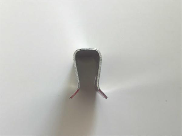 Klammer für Kühlergrill Audi 80/90 Typ 81/85/Urquattro Klammer für Kühlergrill Audi 80/90 Typ 81/85/Urquattro