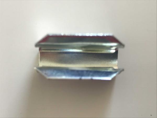 Klammer für Kühlergrill Audi 80/90 Typ 81/85/Urquattro Klammer für Kühlergrill Audi 80/90 Typ 81/85/Urquattro