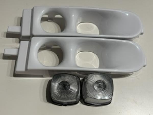 Lufteinlass Doppelloch anstelle Nebelscheinwerfer mit Standlicht - Satz - Audi RS2 / Porsche 993 Lufteinlass Doppelloch anstelle Nebelscheinwerfer mit Standlicht - Satz - Audi RS2 / Porsche 993