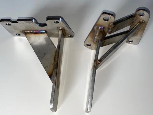 Getriebehaltersatz Audi 100/200 Typ 44 und V8 D11 für Umbau auf 6 Gang 01E Getriebe Getriebehaltersatz Audi 100/200 Typ 44 und V8 D11 für Umbau auf 6 Gang 01E Getriebe