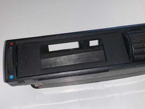 Einbauschacht für VEMS Display Audi 100 A6 S4 S6 C4 anstelle Lüftungsgitter Einbauschacht für VEMS Display Audi 100 A6 S4 S6 C4 anstelle Lüftungsgitter