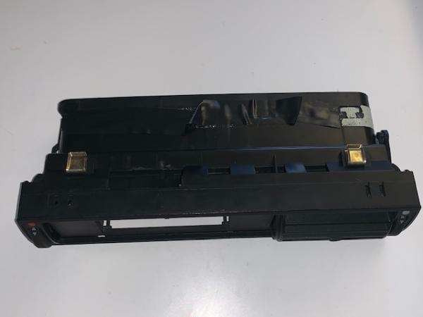 Einbauschacht für VEMS Display Audi 100 A6 S4 S6 C4 anstelle Lüftungsgitter