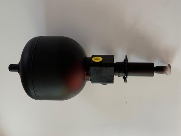 Druckspeicher Brems-Hydrauliksystem Audi Typ 44 Druckspeicher Brems-Hydrauliksystem Audi Typ 44