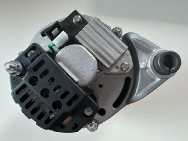 Lichtmaschine / Generator NEU