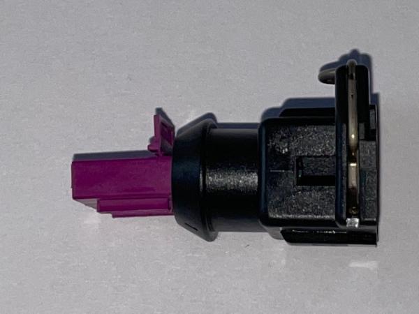Stecker 3-polig für Leistungsendstufen Audi Stecker 3-polig für Leistungsendstufen Audi