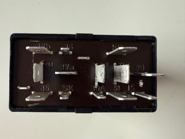 Steuergerät für Fensterheber und Schiebedach Audi Typ 89 / B4 / C4 / Typ 44 / V8