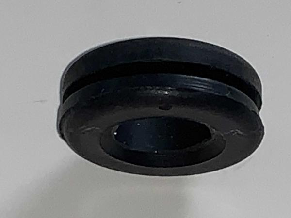 Gummitülle Zahnriemenabdeckung Audi 5 Zylinder 20V 7A NM / 20V Turbo RR 3B Gummitülle Zahnriemenabdeckung Audi 5 Zylinder 20V 7A NM / 20V Turbo RR 3B