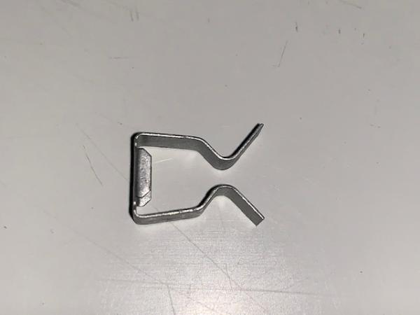 Sicherungsklammer für Türseilzug am Griff Audi 80 100 A6 Coupe Cabrio Sicherungsklammer für Türseilzug am Griff Audi 80 100 A6 Coupe Cabrio