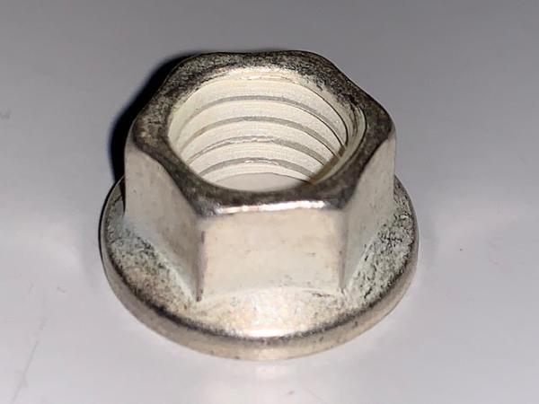 Spezial Sicherungsmutter mit Scheibe M10x1,5 SW 12 Spezial Sicherungsmutter mit Scheibe M10x1,5 SW 12