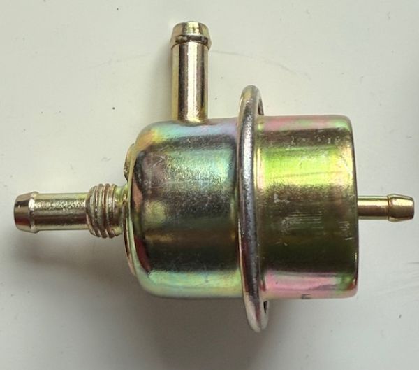 Benzindruckregler Universal mit Standard Schlauchanschluss