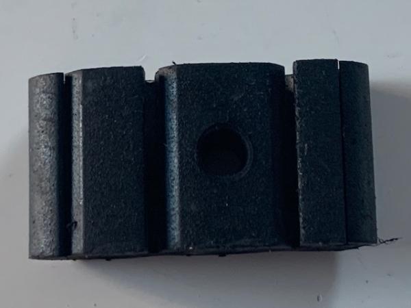 Gummiprofil für Kraftstoffleitungen Audi Gummiprofil für Kraftstoffleitungen Audi