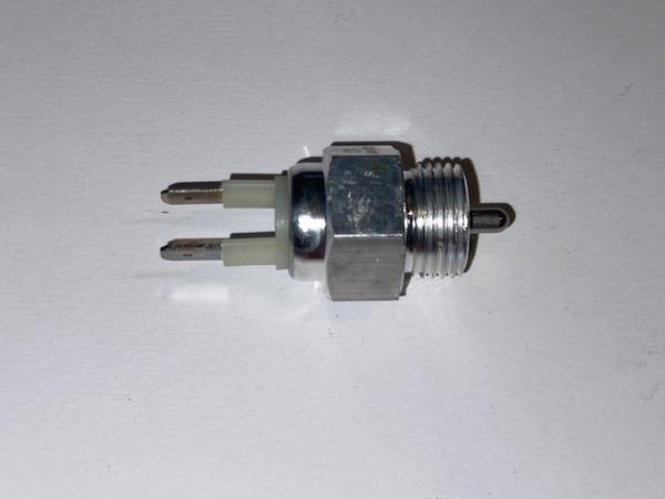 Schalter Rückfahrleuchte Audi Typ 81/85/44/D1 - HELLA