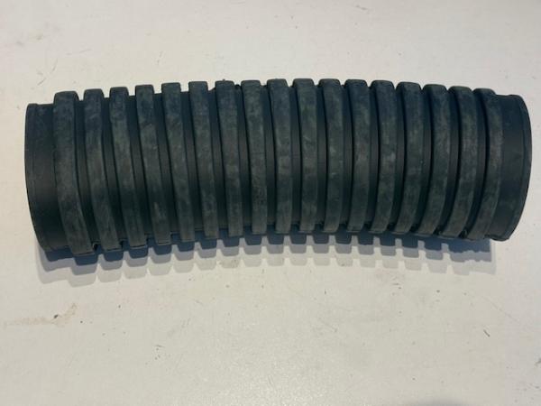 Ansaugschlauch Audi V6 2,8 Liter 174PS - B4 / Typ 89 Ansaugschlauch Audi V6 2,8 Liter 174PS - B4 / Typ 89