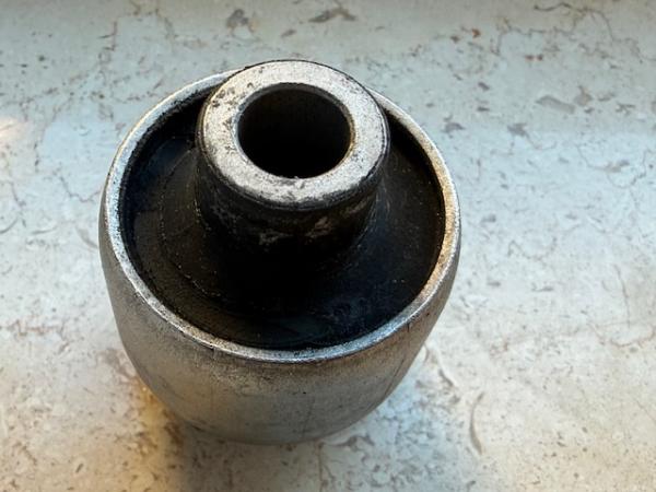 Querlenkerlager innen Audi 100/200 Typ 44 / Typ 43 / V8 D11