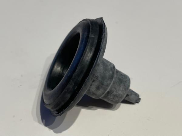 Tülle für Klappenzug Motorhaube Audi Tülle für Klappenzug Motorhaube Audi