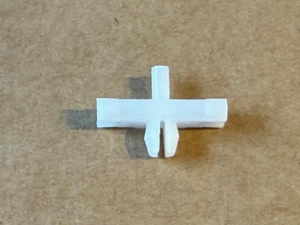 Klammer / Clip für Zierleiste Audi 100 / 200 Typ 44