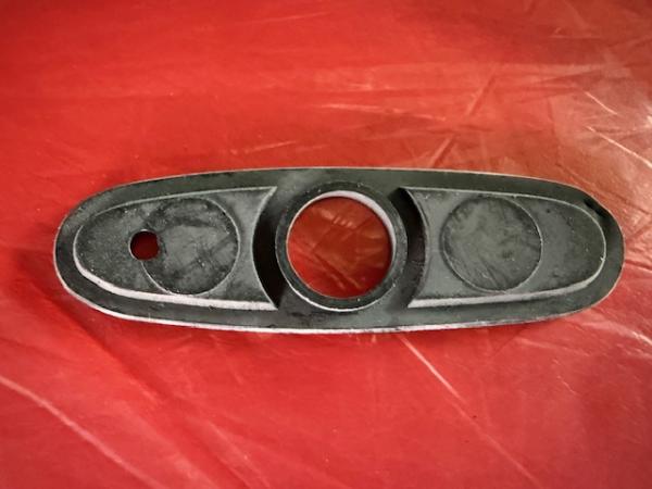 Unterlage Heckspoiler Audi 80/90 Typ 89