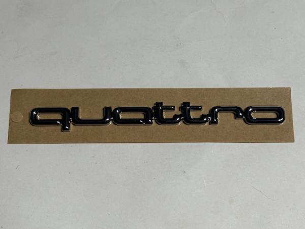 "Quattro" Chromlogo selbstklebend "Quattro" Chromlogo selbstklebend