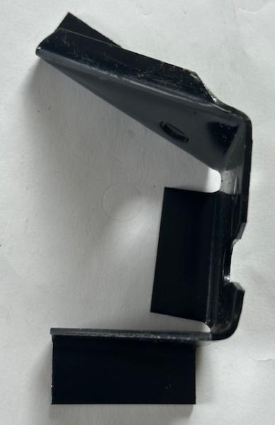 Halter Wasserkühleraufnahme am Rahmen Audi 5 Zylinder Typ 89 / B4 / S2 / RS2 Halter Wasserkühleraufnahme am Rahmen Audi 5 Zylinder Typ 89 / B4 / S2 / RS2