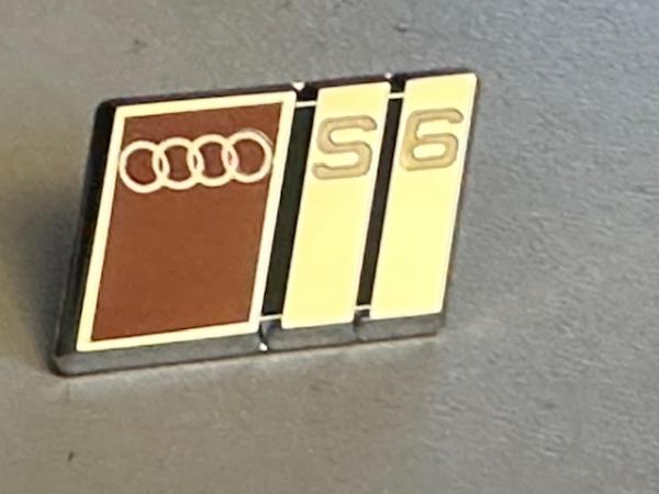 Lenkradlogo Audi S6 C4