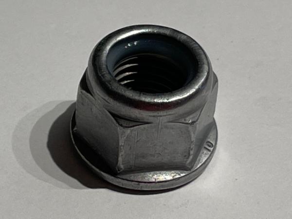 Selbstsichernde Mutter für Exzenterschraube und Spurstange Hinterachse Audi 80 B4 Quattro Selbstsichernde Mutter für Exzenterschraube und Spurstange Hinterachse Audi 80 B4 Quattro