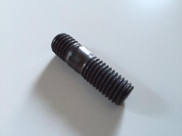 Stiftschrauben Satz 5 Zylinder 20V Turbo Krümmer auf Turbo Satz = 4 Stück Stiftschrauben Satz 5 Zylinder 20V Turbo Krümmer auf Turbo Satz = 4 Stück