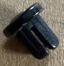 Einsteckmutter / Clip Audi Typ 89 / B4 / C4 für C-Säulenleiste